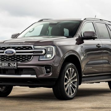 Ford Everest Platinum Màu Nâu 2024